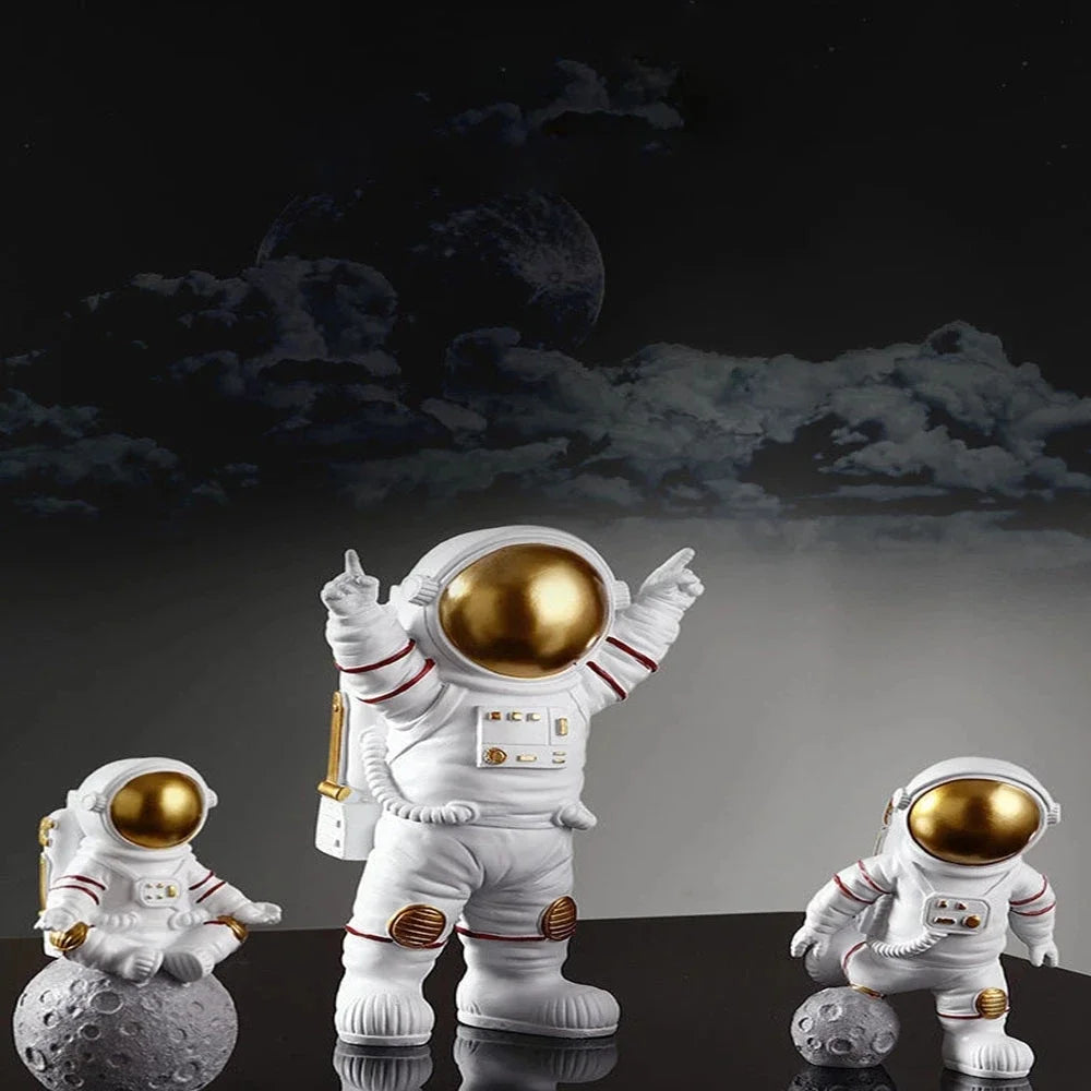 4 pcs Astronaut Figure Statue